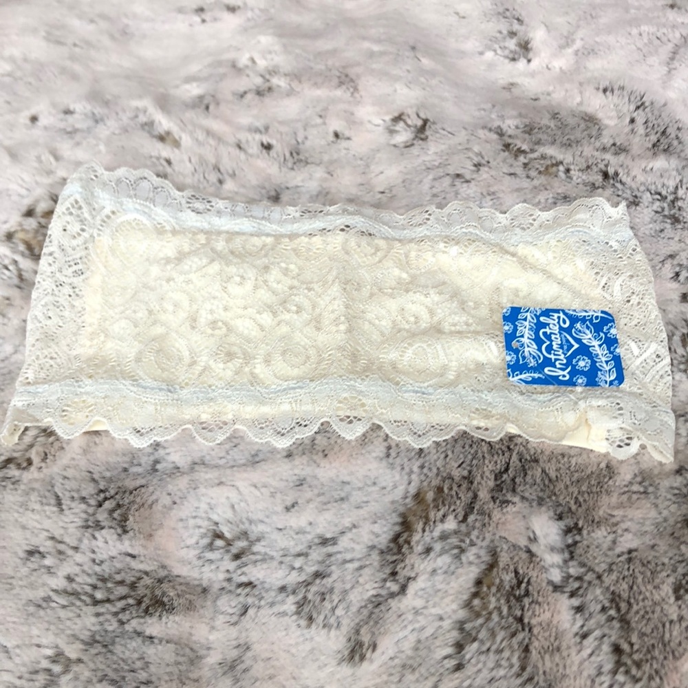 NWT. S or M. Intimately Free People Strapless Bra
